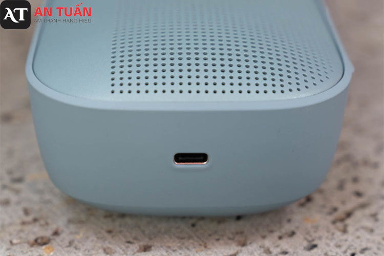 trang bị công nghệ kết nối Bluetooth 4.2, cổng sạc USB-C
